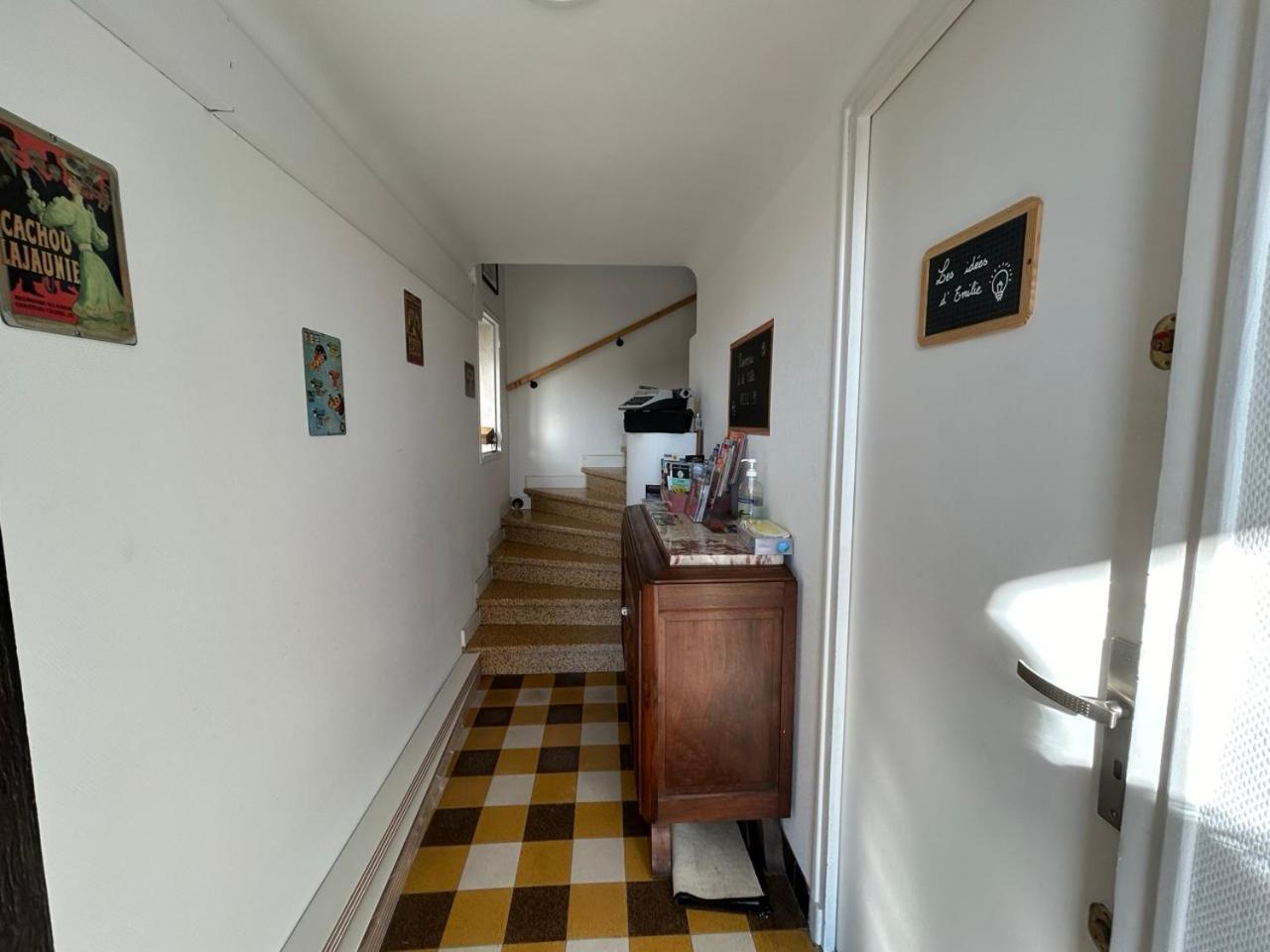 Appartement Les Voyages De Romane 纳博讷 外观 照片