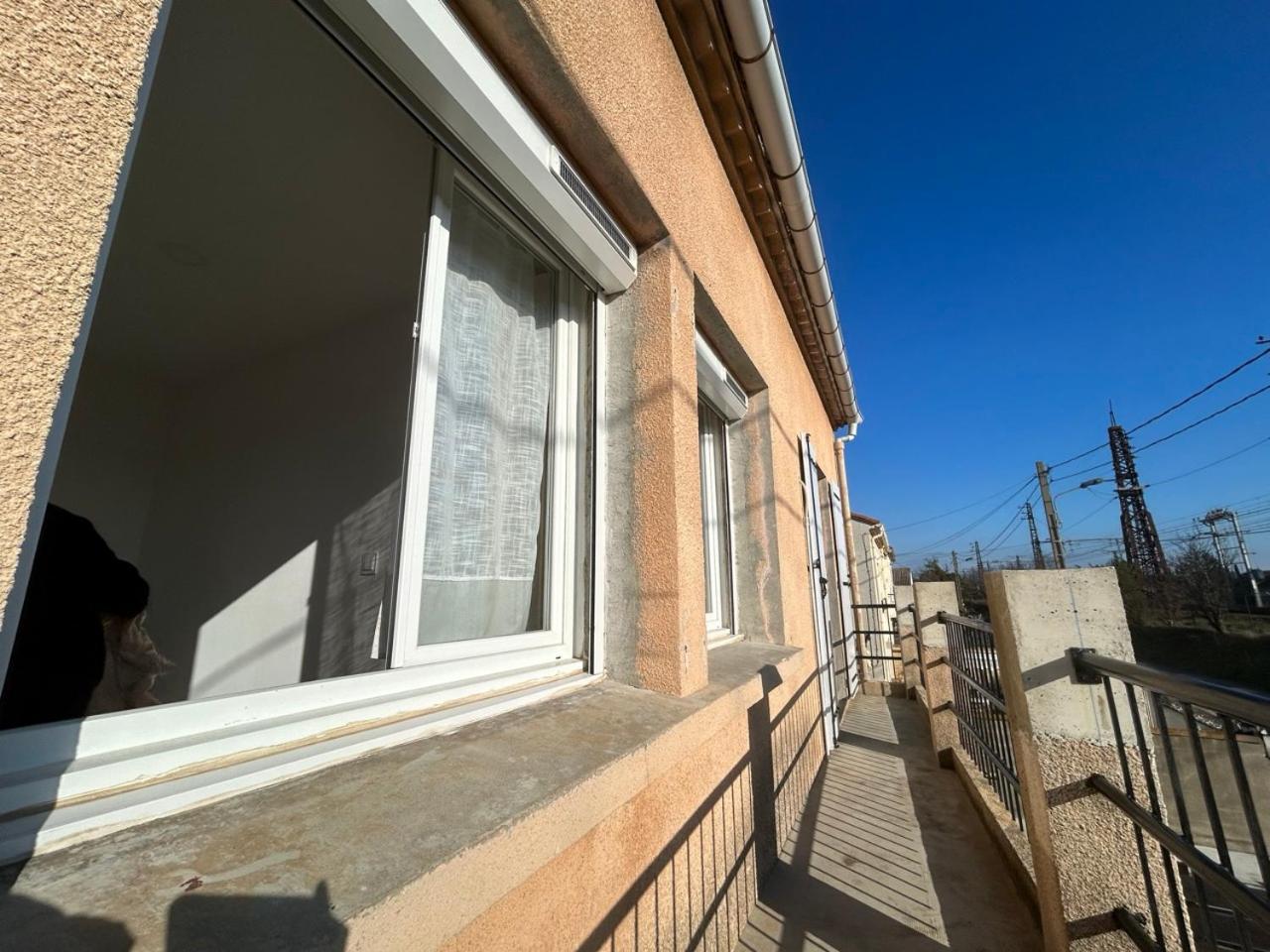 Appartement Les Voyages De Romane 纳博讷 外观 照片