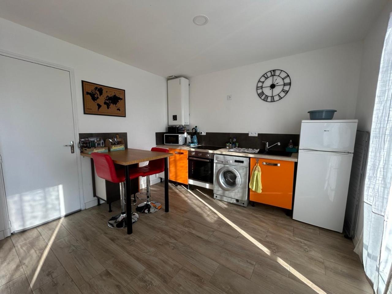Appartement Les Voyages De Romane 纳博讷 外观 照片