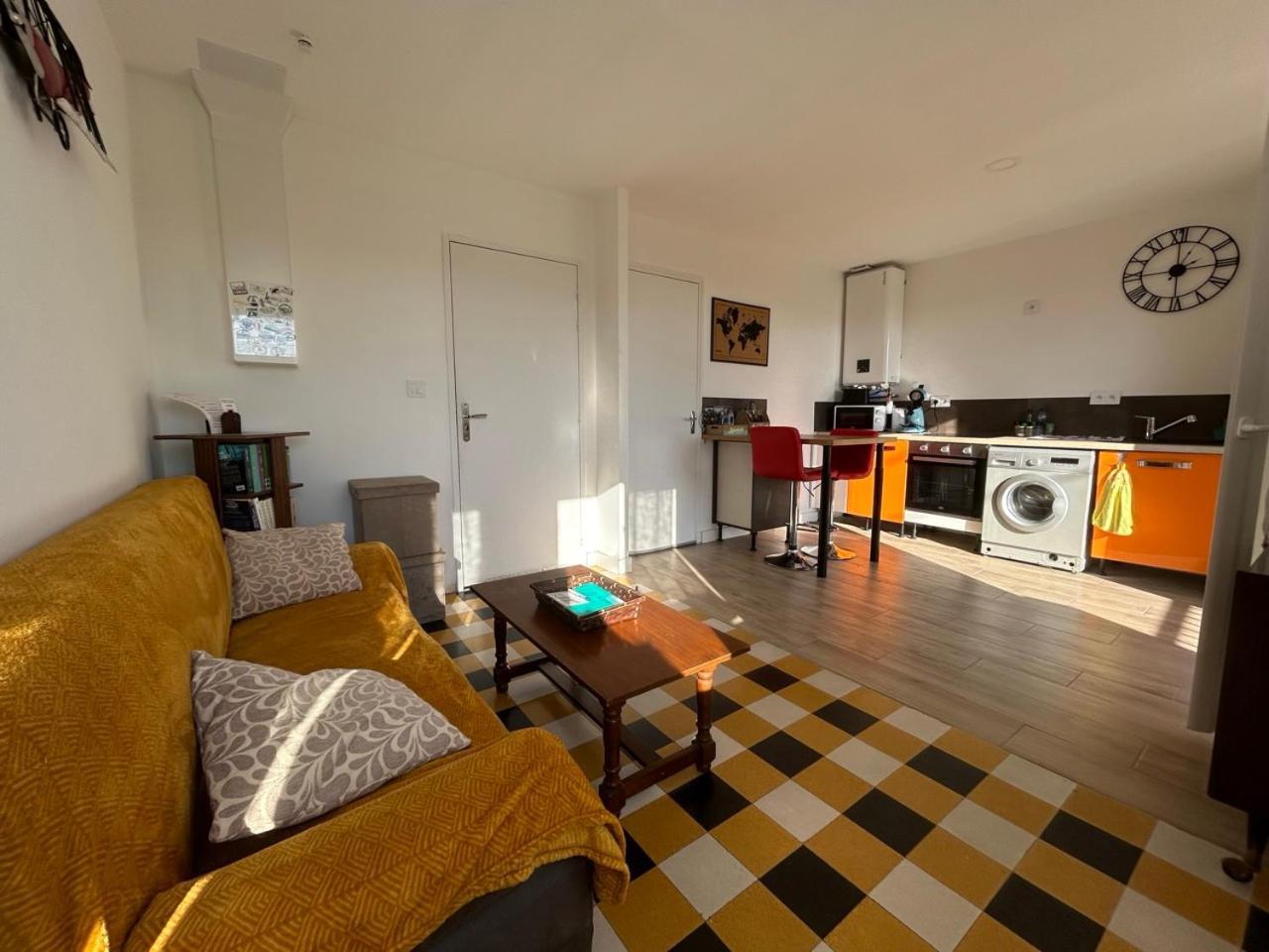Appartement Les Voyages De Romane 纳博讷 外观 照片